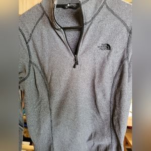 Thin The North Face sweater